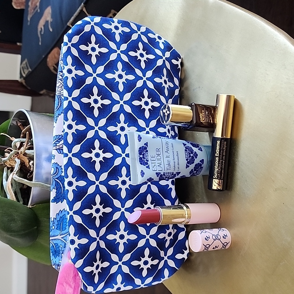 NWT Estee Lauder 5 piece makeup set